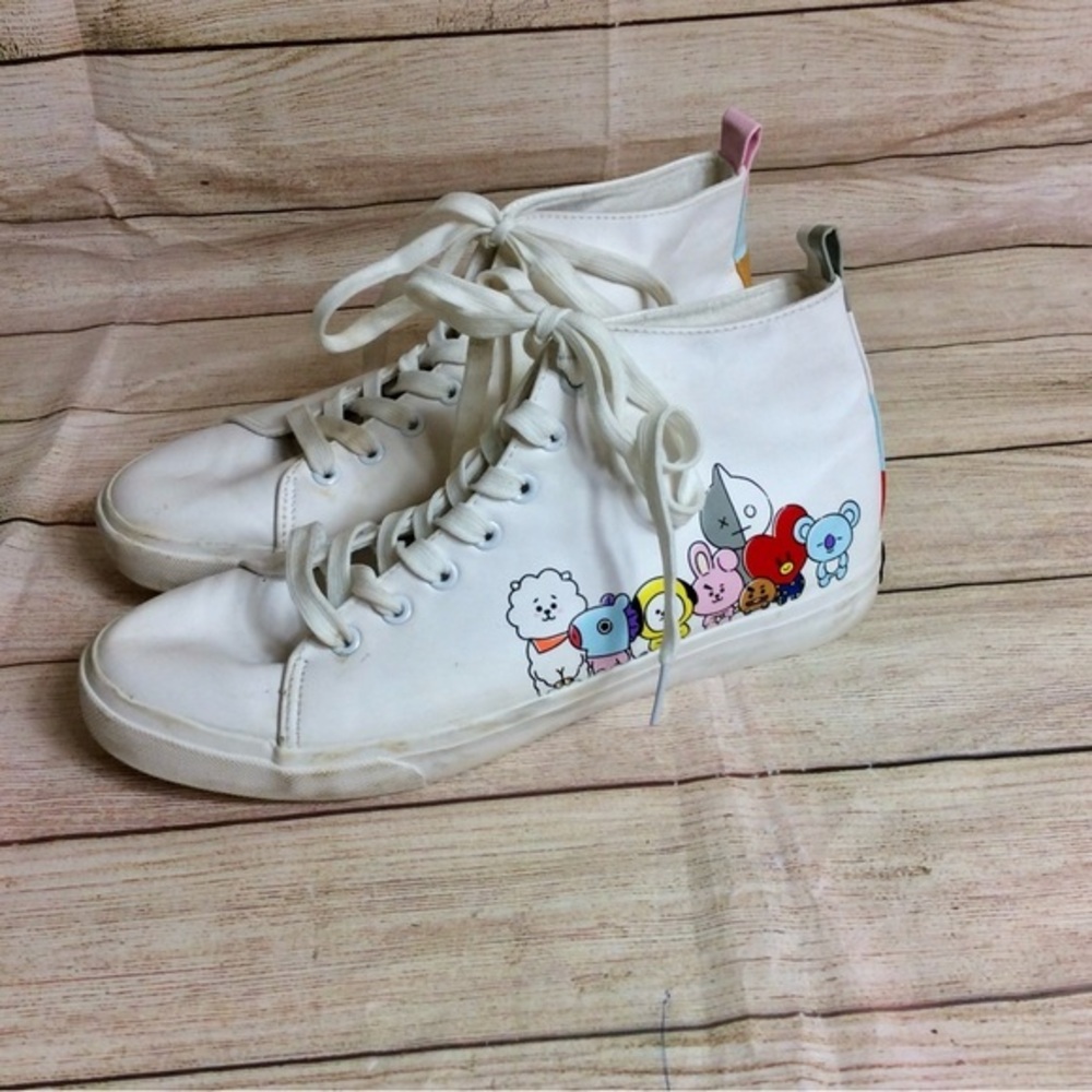 BT21 Hi-Top Sneakers Groundup. Size 10